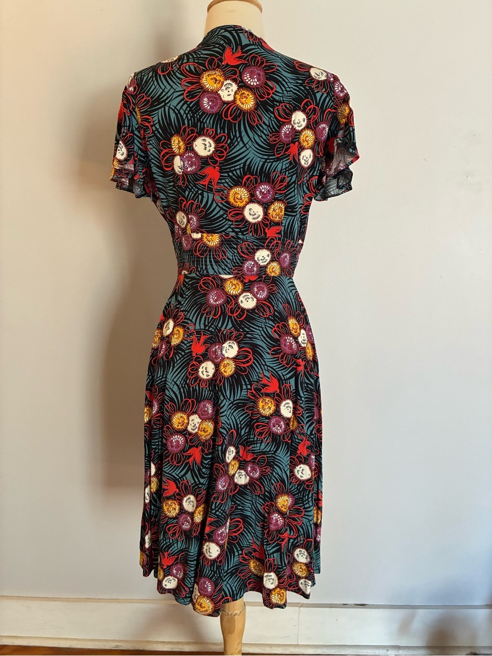 Trashy Diva Curious Corsage Flutter Sleeve Dress - Picture 4 of 7